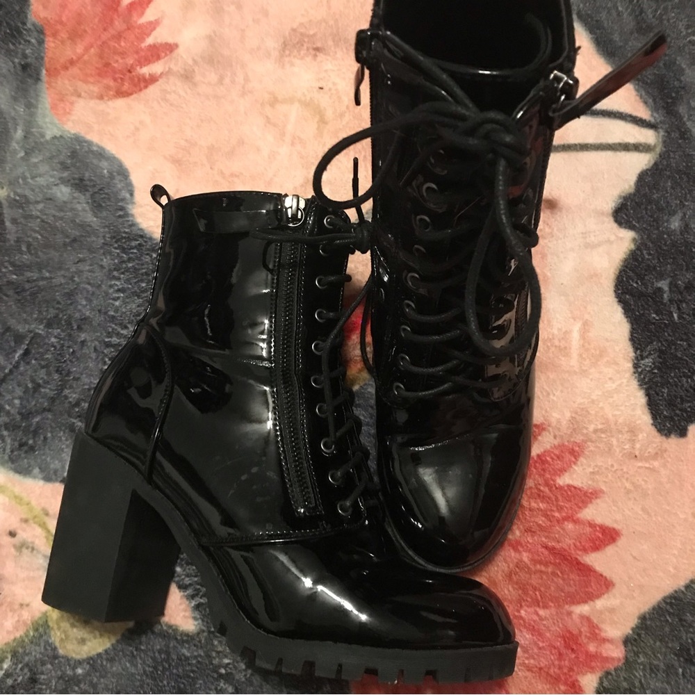 Lace up heeled boots
